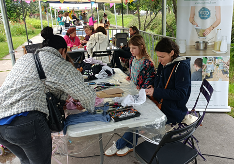 atelier totebag upcyclé lors du festival de la récup du REFER